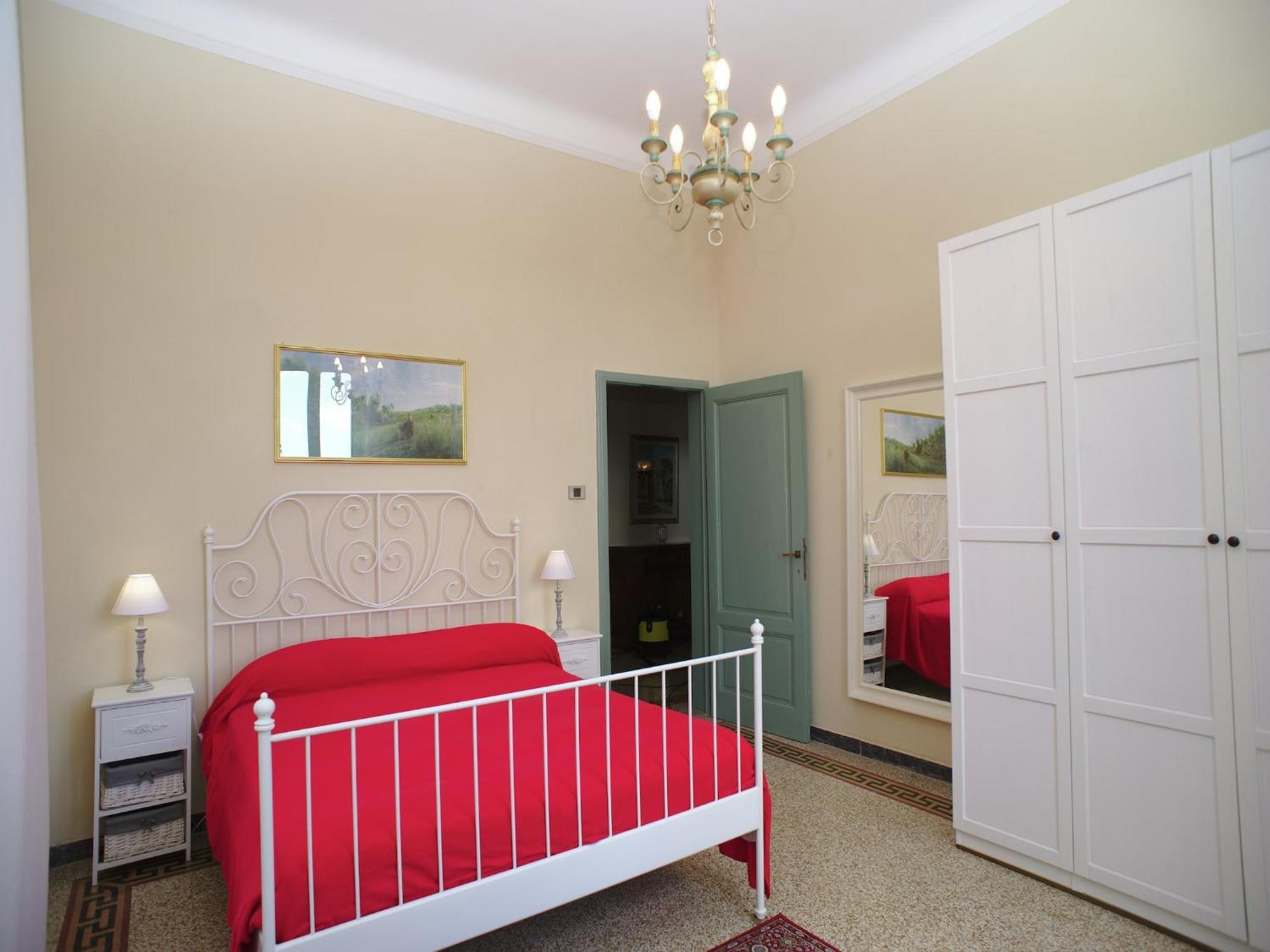 Lovely Holiday Home In Montefiridolfi With Hill View Eksteriør billede