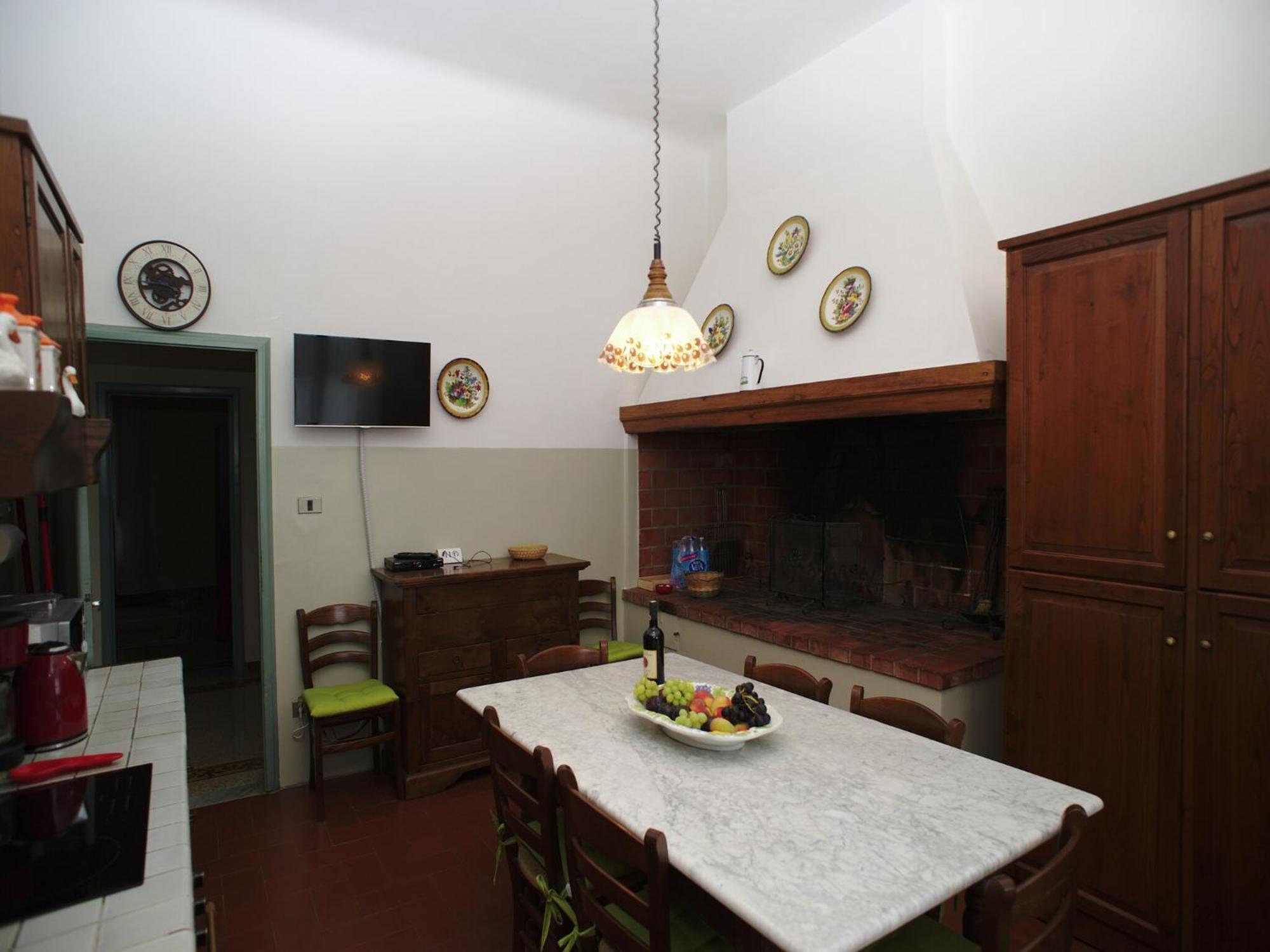 Lovely Holiday Home In Montefiridolfi With Hill View Eksteriør billede